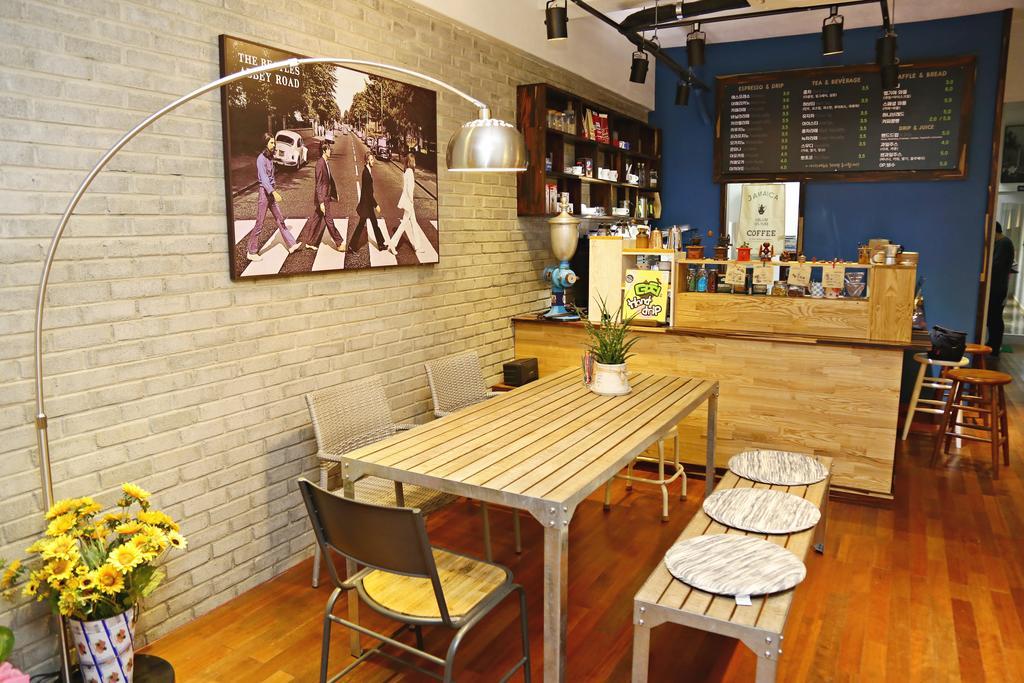 Op 102 Guesthouse Gyeongju Bagian luar foto